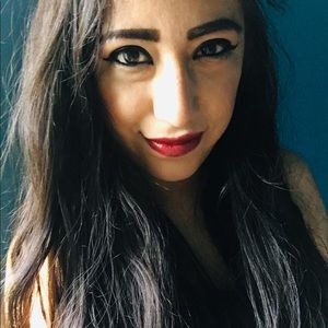 Meet your Posher, Iris